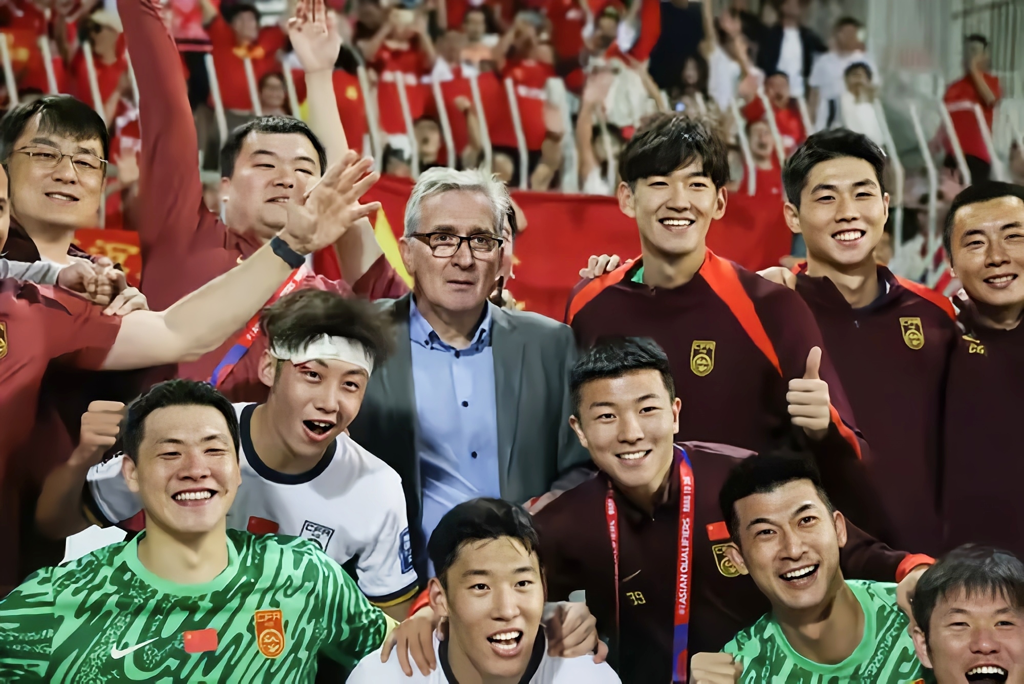 星空体育官网下载入口-阿扎伦卡迎来二十赛季出色发挥，SKT观众热烈欢呼！